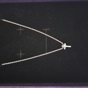 Tiny Tags Silver minimalist Cross Pendant Necklace